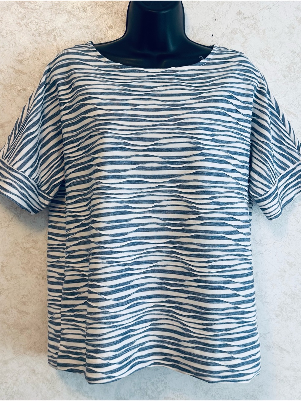 Chico's Size 1 US Size Medium White & Blue Wavy Stripe Dolman Sleeves Polyester